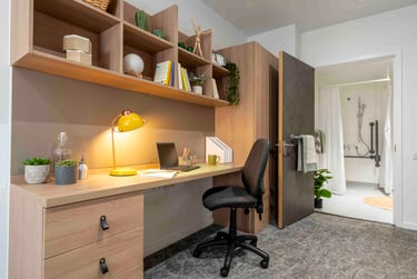 Saver En Suite at iQ The Mont, 13 Rilbank Terrace, Marchmont, Edinburgh, EH91FA - Image 2